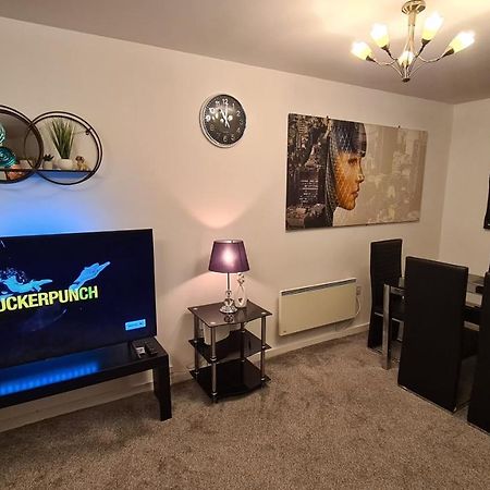 Luxury 2 Bed Apt With Free Wi-Fi & Parking Manchester Esterno foto