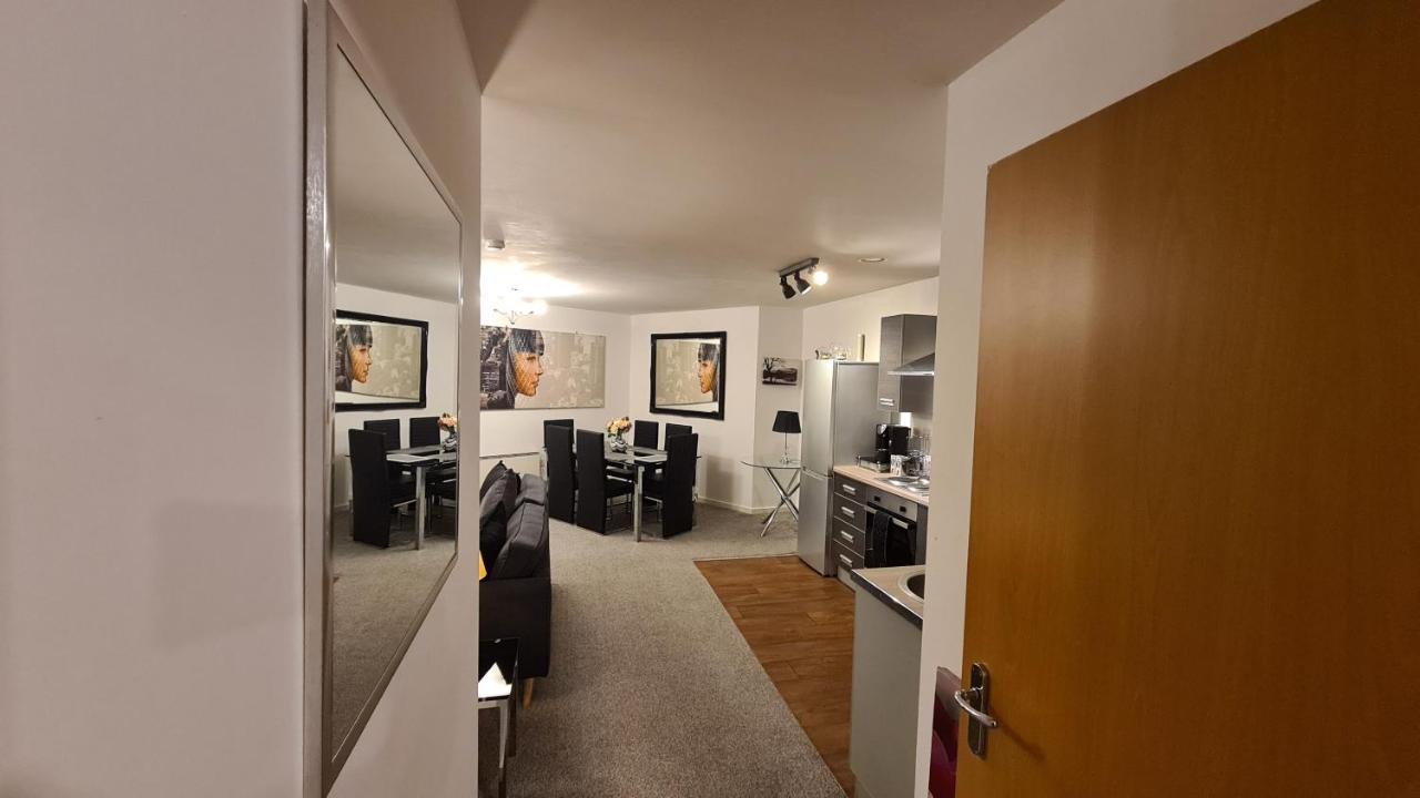 Luxury 2 Bed Apt With Free Wi-Fi & Parking Manchester Esterno foto