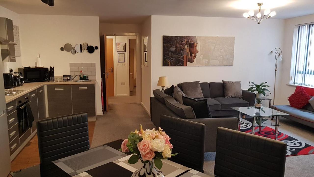Luxury 2 Bed Apt With Free Wi-Fi & Parking Manchester Esterno foto