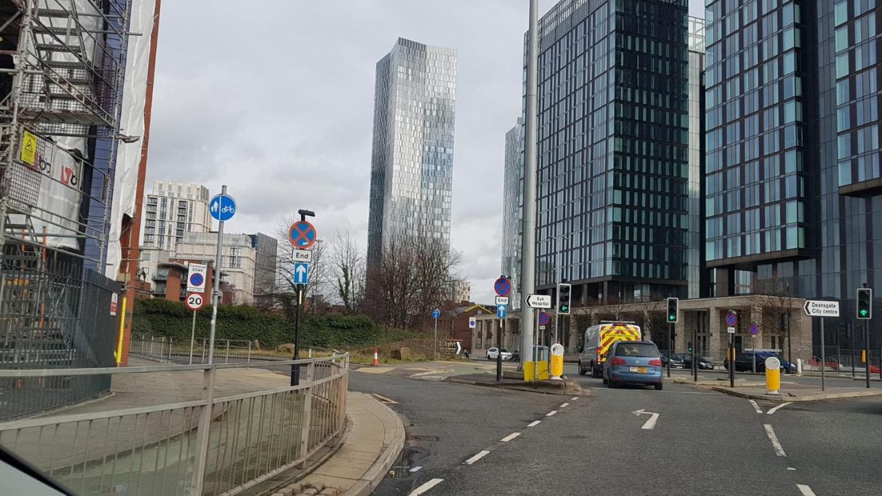 Luxury 2 Bed Apt With Free Wi-Fi & Parking Manchester Esterno foto