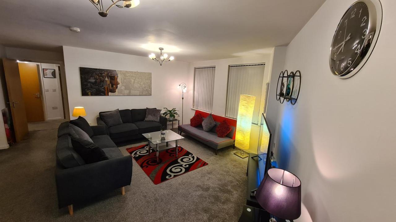 Luxury 2 Bed Apt With Free Wi-Fi & Parking Manchester Esterno foto