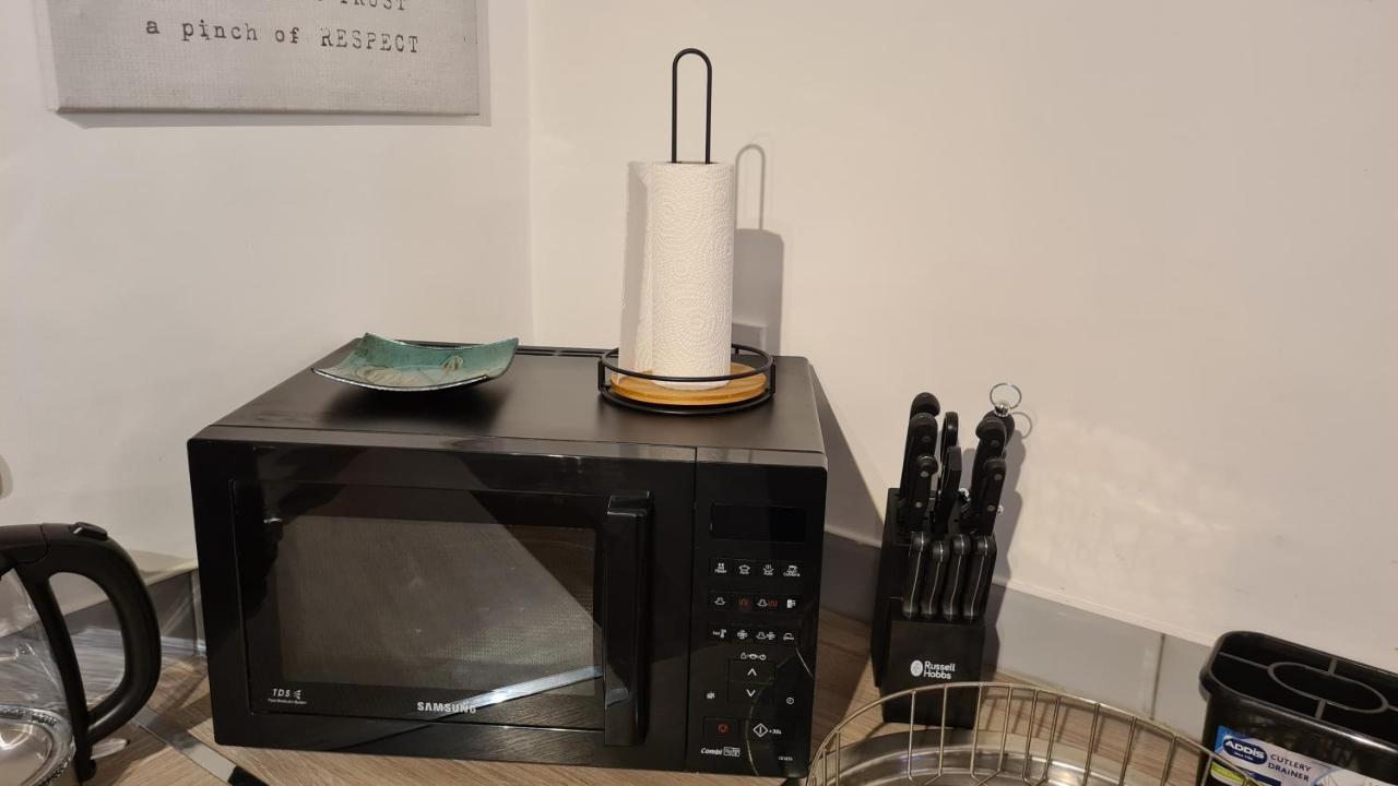 Luxury 2 Bed Apt With Free Wi-Fi & Parking Manchester Esterno foto