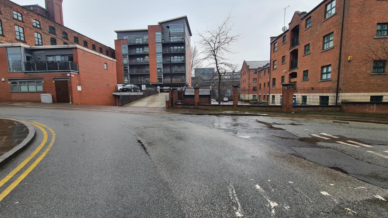 Luxury 2 Bed Apt With Free Wi-Fi & Parking Manchester Esterno foto